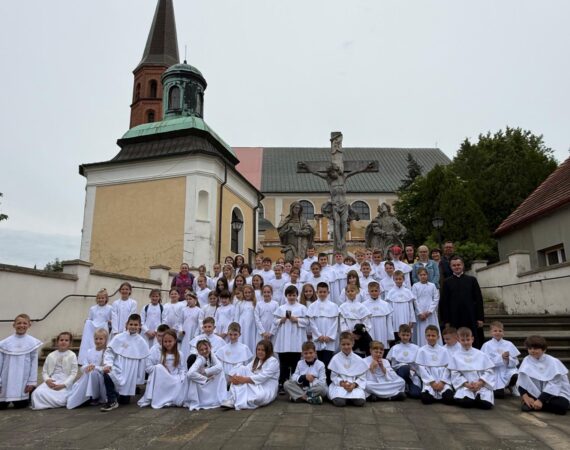 PIELGRZYMKA DZIECI I KOMUNIJNYCH DO GRODOWCA
